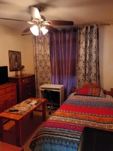 Private room-West Mall and Bloor  ( ETOBICOKE ) HWY 427