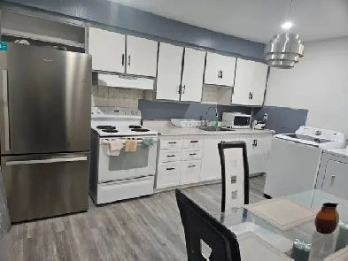 Chambre  650 tout inclut  métro saint michel