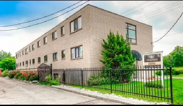 2 BED 1 BATH $1495/MTH