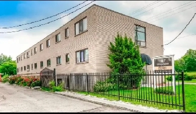 2 BED 1 BATH $1495/MTH