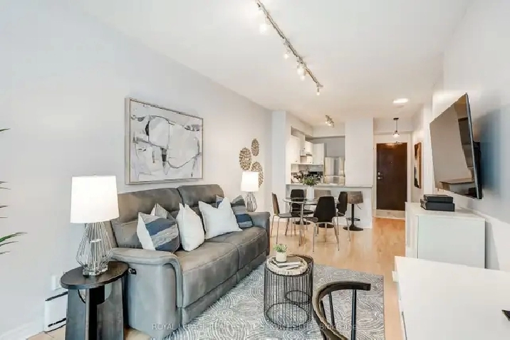 Exceptionally Priced Condo In Central Mississauga!