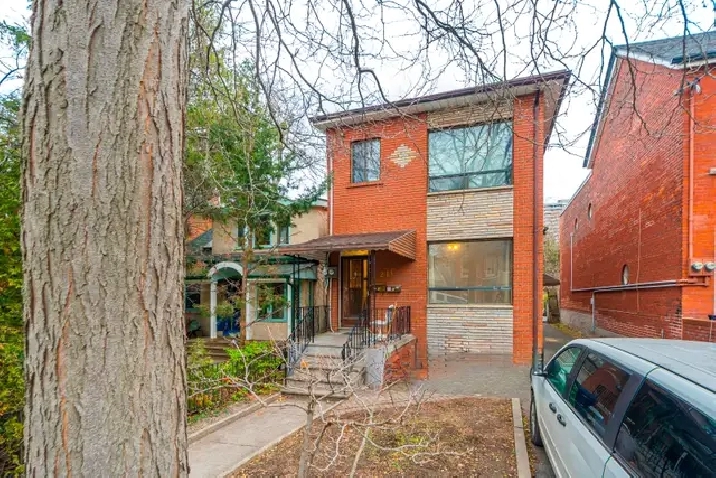 3BR MAIN FLOOR JUST STEPS TO UOFT! HARBORD VILLAGE!