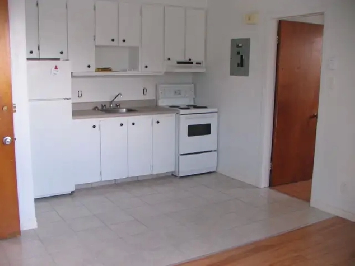 Logement 31/2 demi sous-sol pour étudiant.e