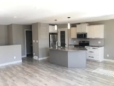 Modern 3 Bedroom / 2 Bathroom Room Unit