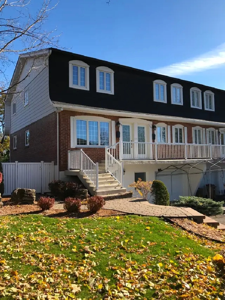 Grand 5 1/2 au cœur de Chomedey, Laval