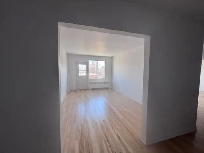 Grand 4 ½ à louer dans NDG près du ch. Côte-Saint-Luc!