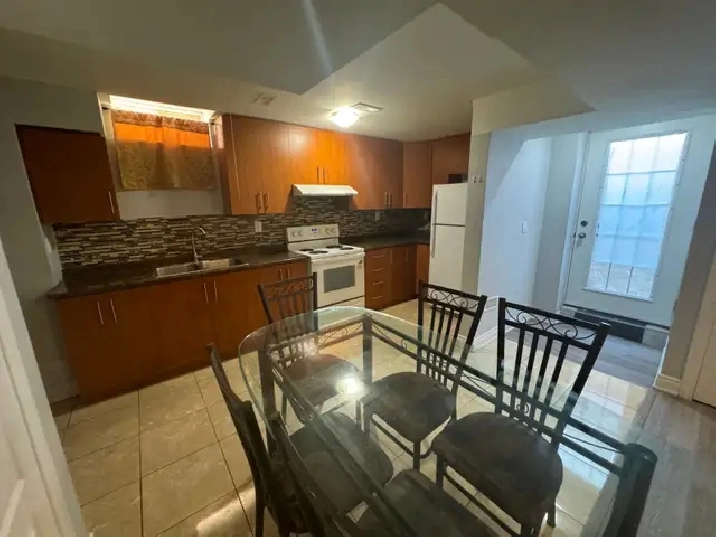 2 Bdrm Basement for Rent Williams Pkwy & Mississauga Rd
