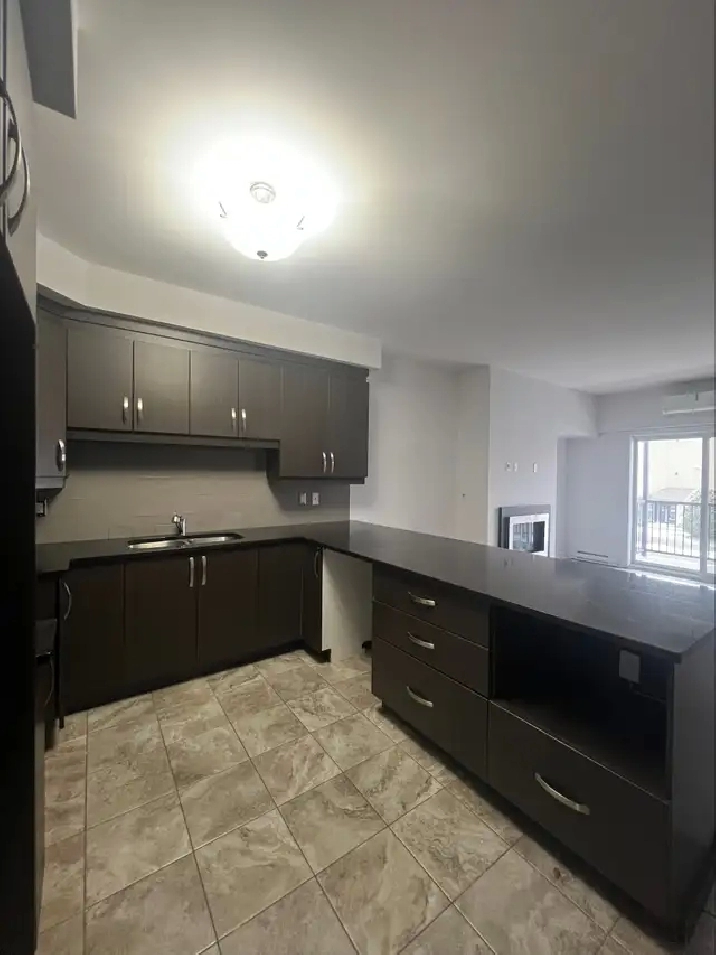 Joli condo 2 chambres - Boulevard des Grives