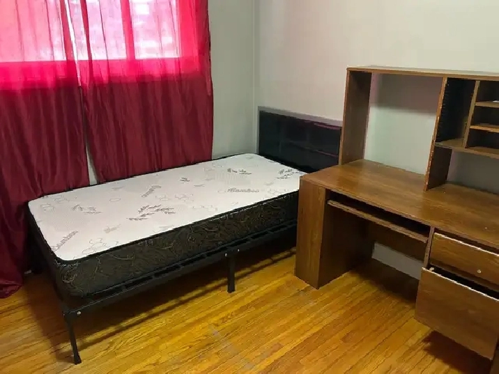 Furnished Room for rent on main floor,Oxford Street West