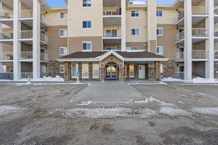 West Facing Condo in Sylvan Lake