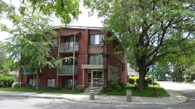 1 1/2 rénové et chauffé à Dorval près des services