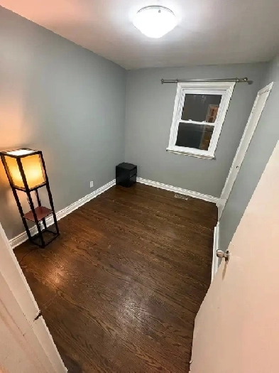 SHARED ROOM AVAILABLE SCARBOROUGH-Near Markham Rd & Ellesmere Rd