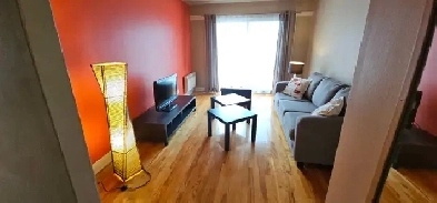 4 1/2 meublé   services INCLUS @ louer 1er juillet / face métro