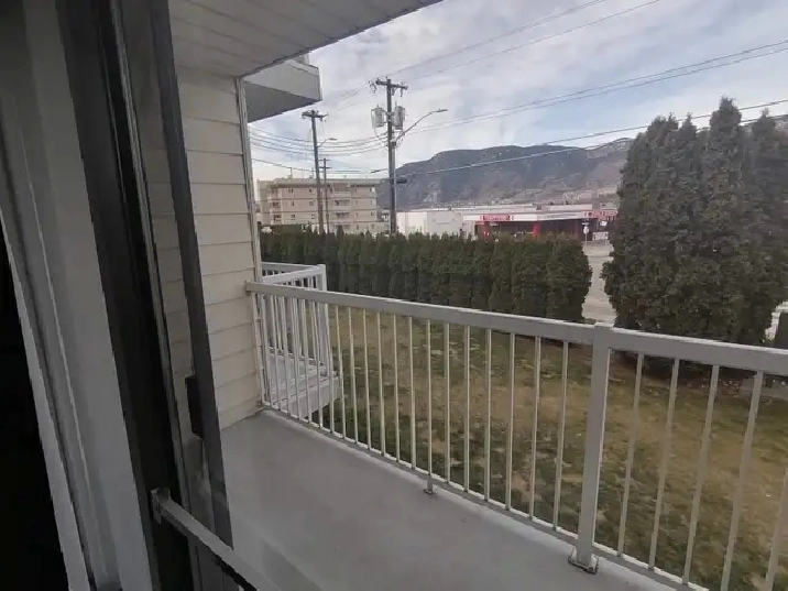 SPACIOUS – RENOVATED – PET FRIENDLY