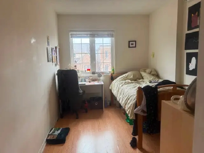 Room for rent at York University village now.