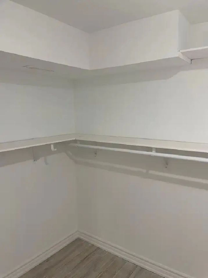 Basement Apartment Near 404 Highway and EAST Gwillimbury