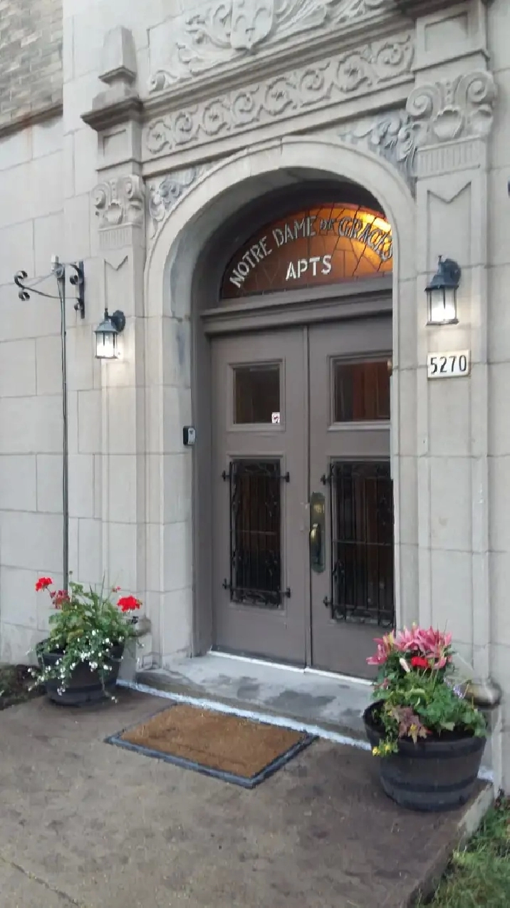 Furnished Room Fees included HSWIFI clean person Short Term only