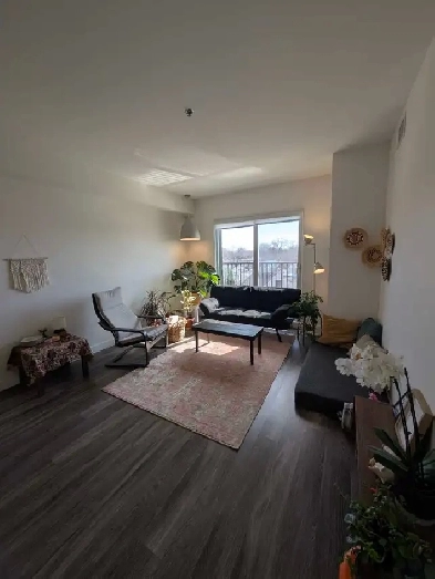 Bright & Spacious 1-Bedroom   Large Den – Sublet Available ($1,