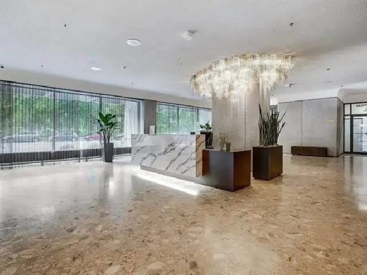 Plateau Mont-Royal, 3 ½ meublé, 20e étage, piscine, sauna et gym