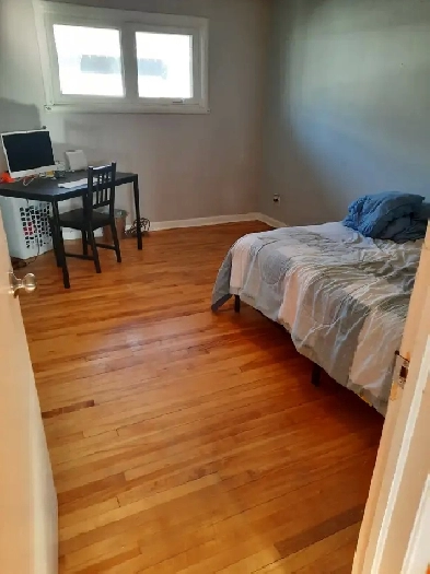 Master Bed Room for $ 745: near Algonquin college  and baseline