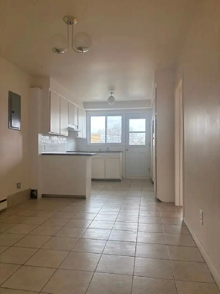 Grand 4 ½.  Ahuntsic