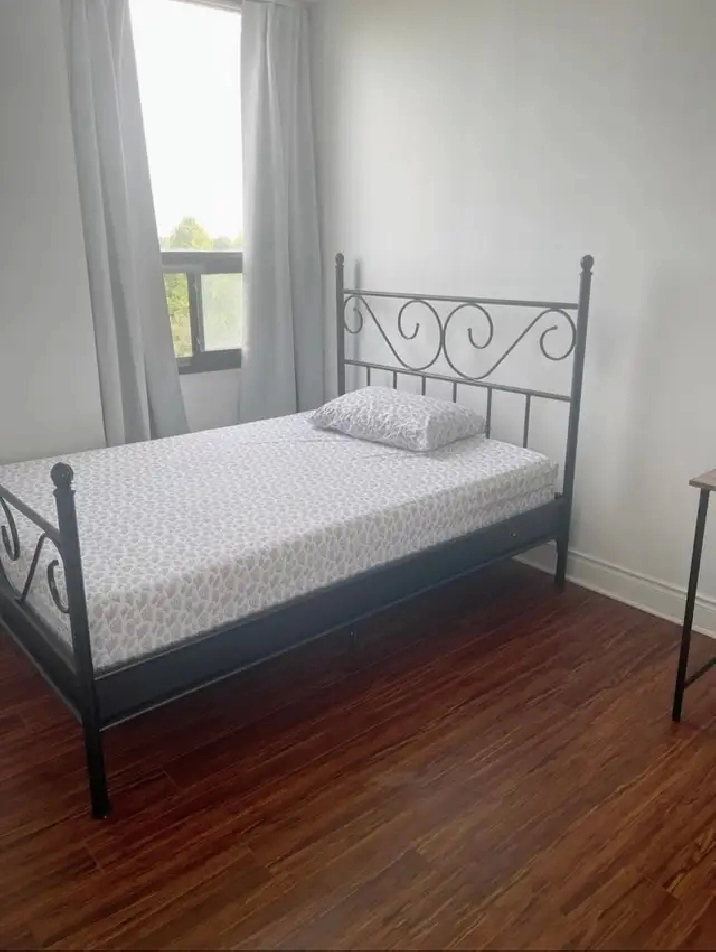 Room for rent near Square1. Mississauga FEMALE ONLY