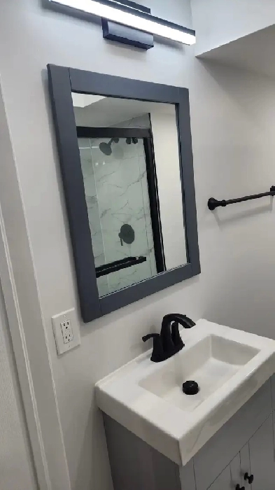 Furnished share room for Girl Near Sheridan College Brampon