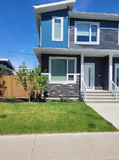 CORNER 3DBR UNFURNISHED DUPLEX FOR RENT AVAILABLE IMMEDIATELY