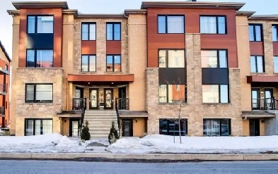 Grand 4 1/2 Brossard Disponible à partir du 1er mai