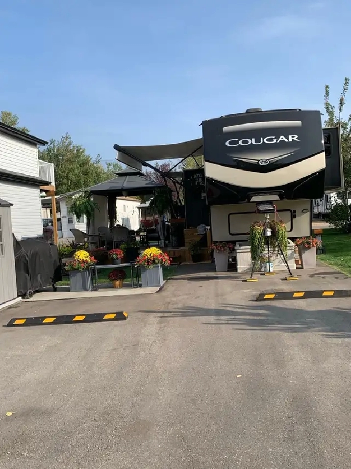 ‘Whispering Pines Golf and Country Club Lakelot  for sale