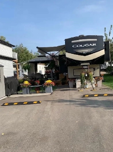 ‘Whispering Pines Golf and Country Club Lakelot  for sale