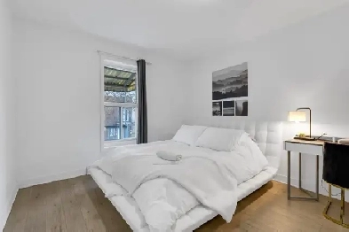 Bright Furnished Room – Metro – Parking – $850 – Short-Term Now