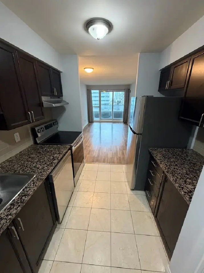 1Br/Bath | Locker | Parking | near STC | Video | Deal with Owner