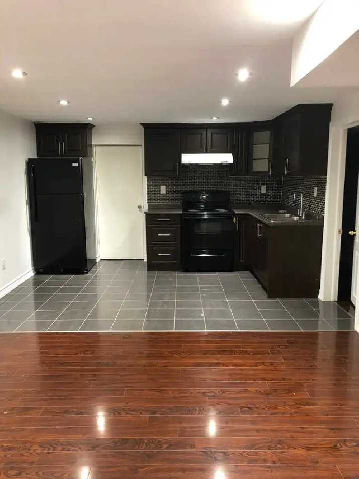 Private, Clean, Modern 1 BR, with Kitchen for Rent. Available