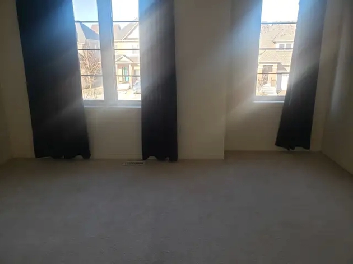 Room For Rent(North Oshawa)