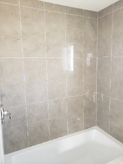 Whitehorn - Upper Level - 3 Bed   1.5 Bath