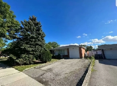 FULL HOUSE FOR RENT IN BRAMPTON 3495