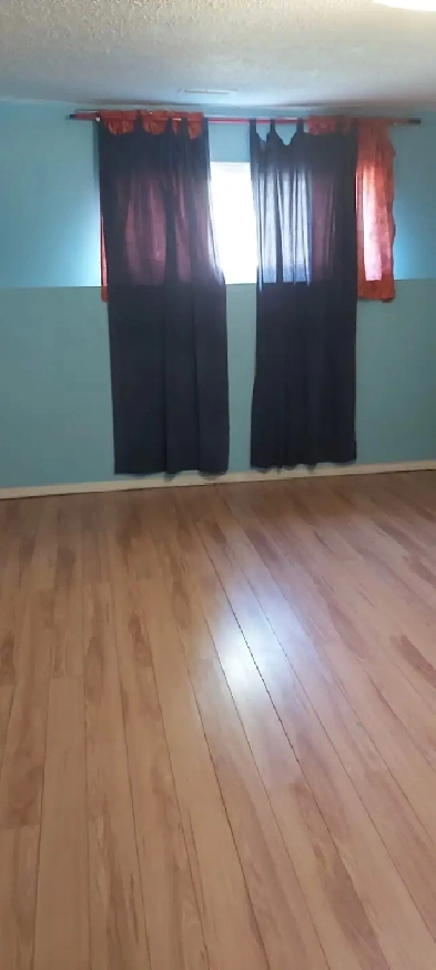 Room for rent in Millwoods!