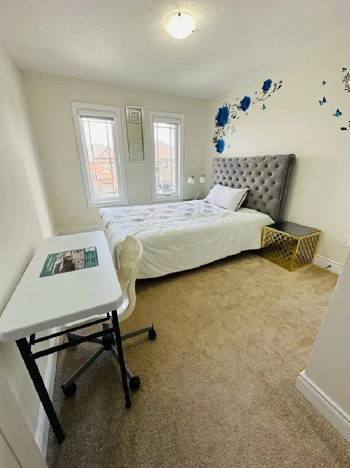 Private room with washroom for rent in Bradford