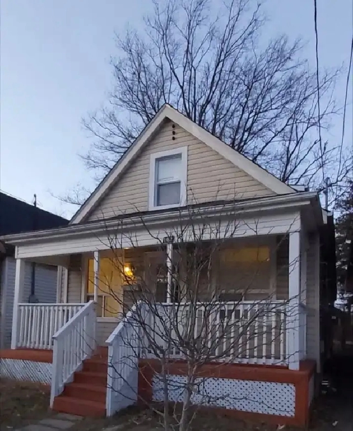 room sublet available near McMaster