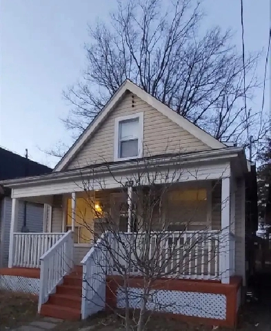 room sublet available near McMaster