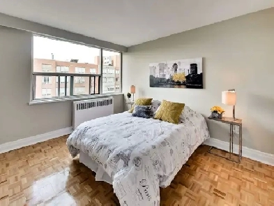 Apartment rentals at 680 Roselawn - Chaplin Crescent