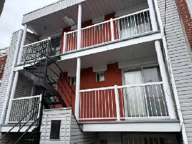 Near metro D’iberville 31/2 apartment for rent