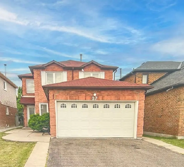 4 BEDROOMS 2.5 WASHROOMS HOUSE FOR RENT