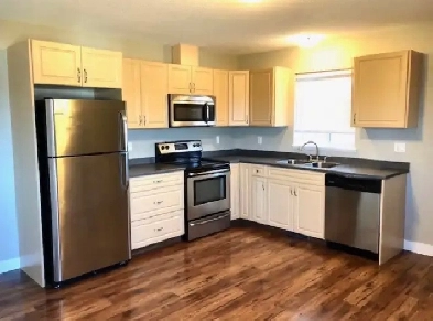 3 Bedroom Home | Double Garage | Fenced Yard | Great Location