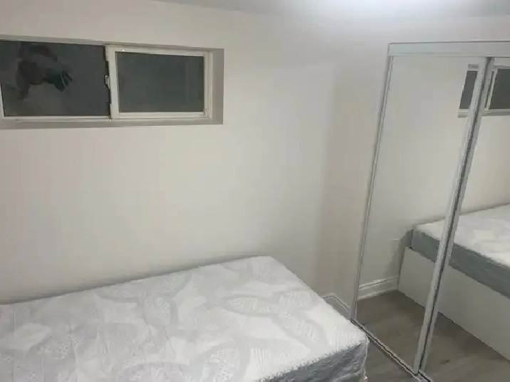 Room for sublet till Sep 2026 in Hamilton in Girls only house