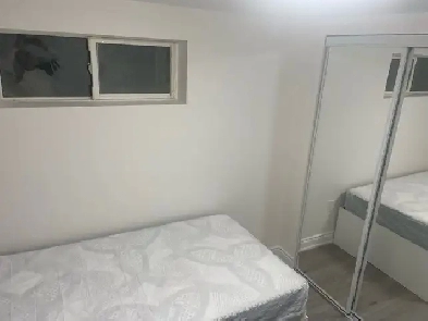 Room for sublet till Sep 2026 in Hamilton in Girls only house