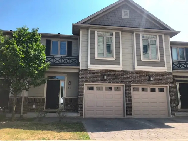 Townhouse For Rent (Masonville Mall Area) - 3 Bed / 2.5 Bath