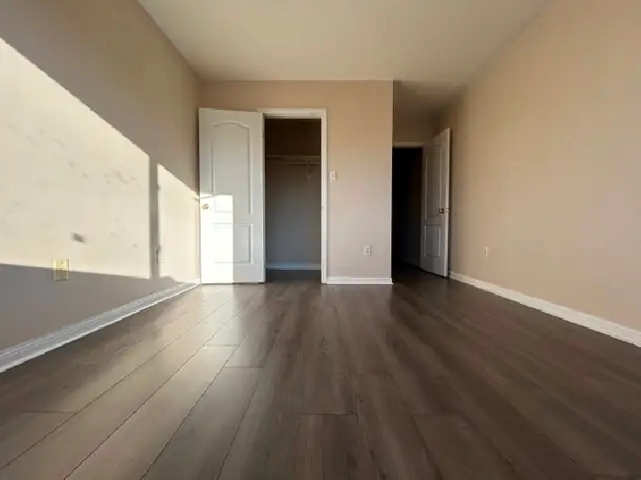 Best Deal! Very Bright Whole Townhouse Rent Only $2498