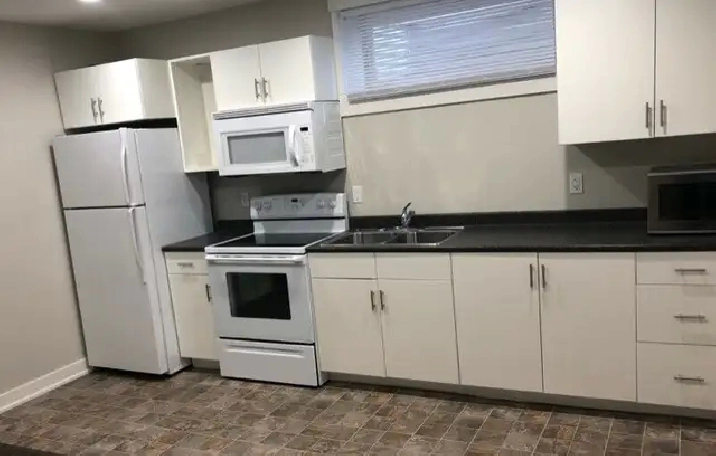 One Bedroom Legal Suite – Harbour Landing – May 1